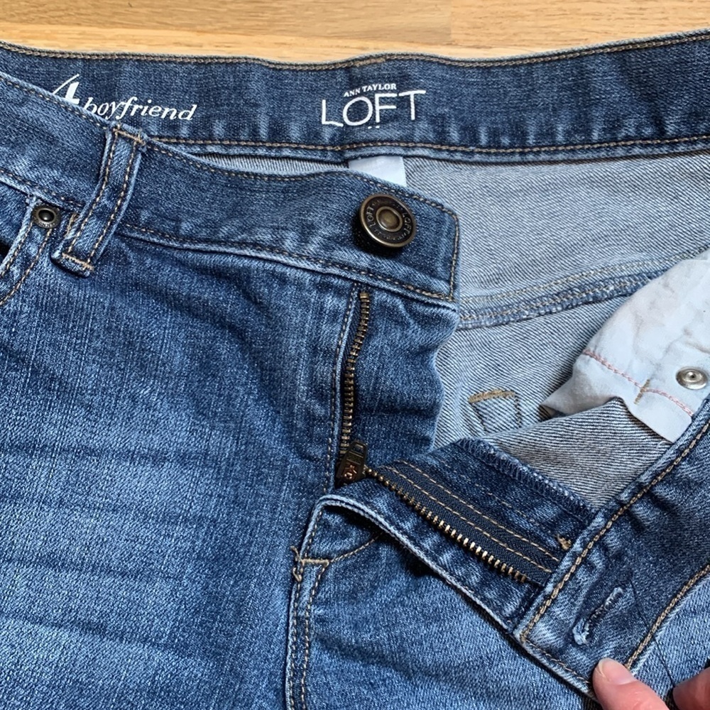 LOFT Distressed Boyfriend Medium Wash Cuffed Denim Jean Shorts Women’s 4 - Picture 6 of 15